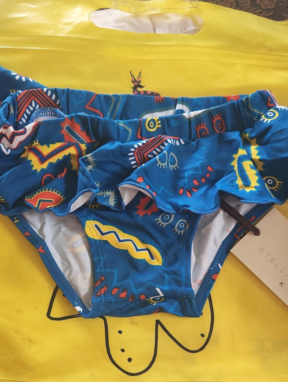 Nwt Stella McCartney Kids swim bottoms feature a vibrant Monster Zig Zag 18m